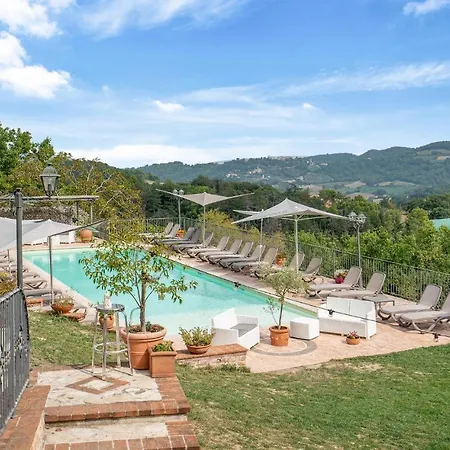 Località 45 With Outdoor Swimmingpool *