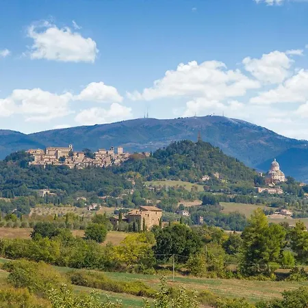 Flora House 1 Apartment Macerino