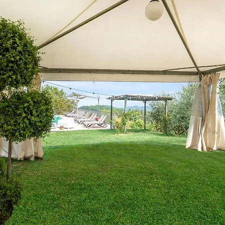 Flora House 1 * Macerino