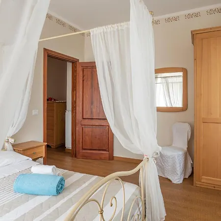 Località 45 With Outdoor Swimmingpool *