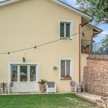 Località 45 With Outdoor Swimmingpool * Macerino